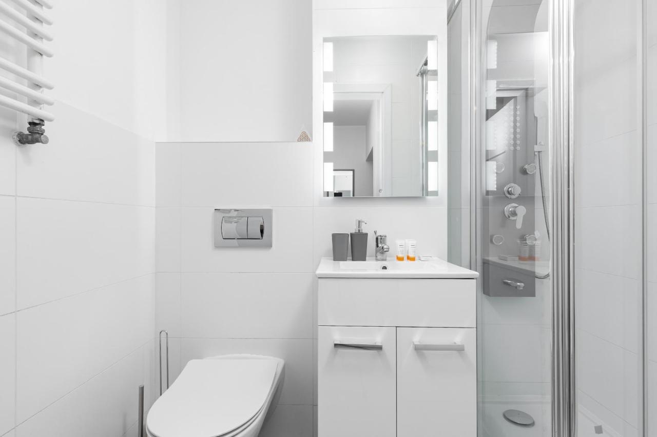 Studio City Center Zlota Street By Renters Warsawa Bagian luar foto