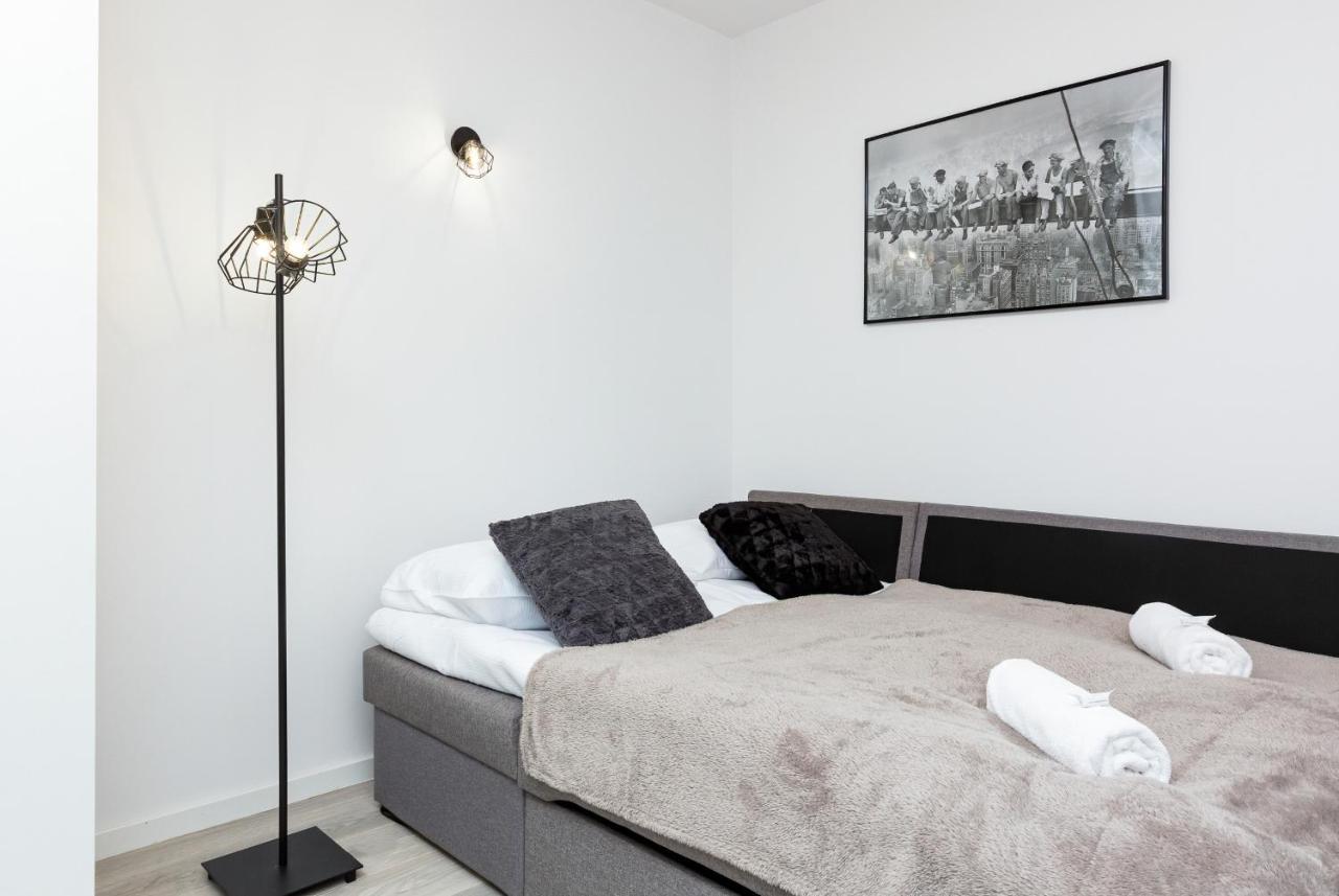 Studio City Center Zlota Street By Renters Warsawa Bagian luar foto